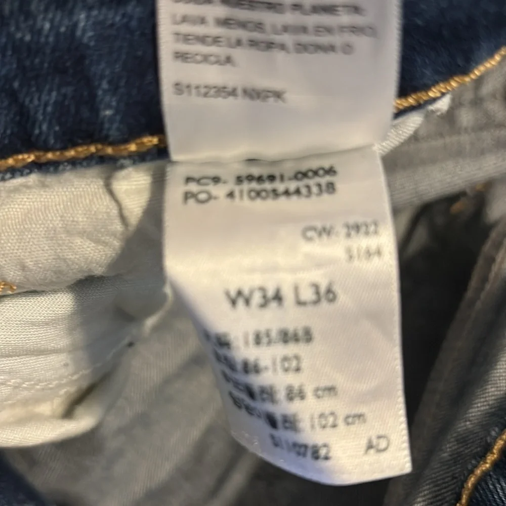 Levi’s Signature Slim Straight Jeans 34W 36L NWT